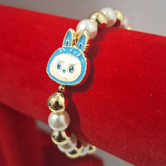 Beaded Labubu Gold And Pearl Bracelet - Picture 2 of 2
